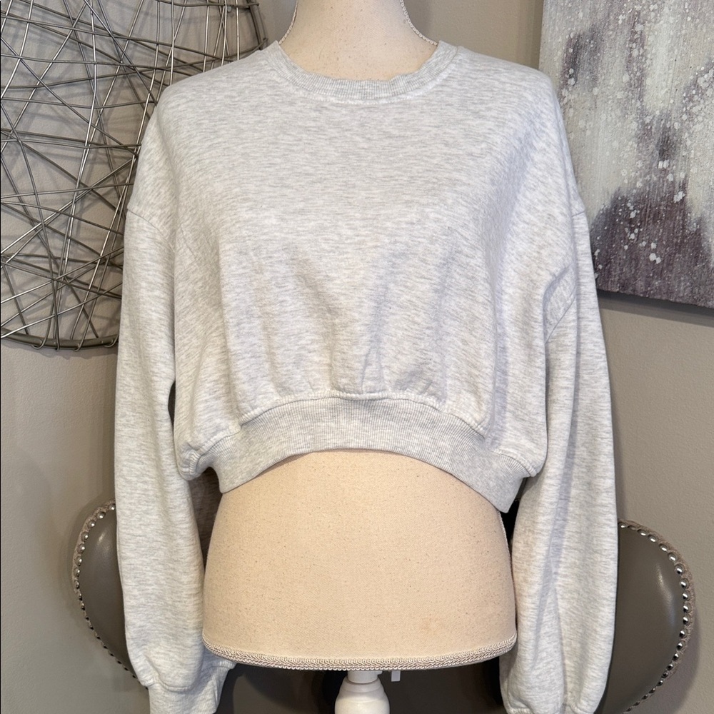 ZARA Cozy Light Heather Gray Cropped Sweatshirt size Large